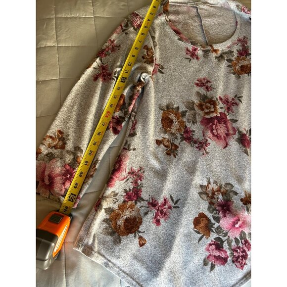 Green Envelope Gray Floral Asymmetrical Hem Tunic Top Women’s Size 2X 3/4 Sleeve - Picture 4 of 10